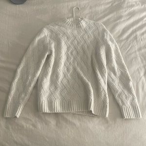 Abercrombie soft crew neck sweater size M, cream color